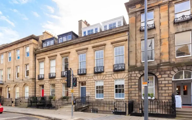 Torphichen Street 5 Star Luxury Apartment