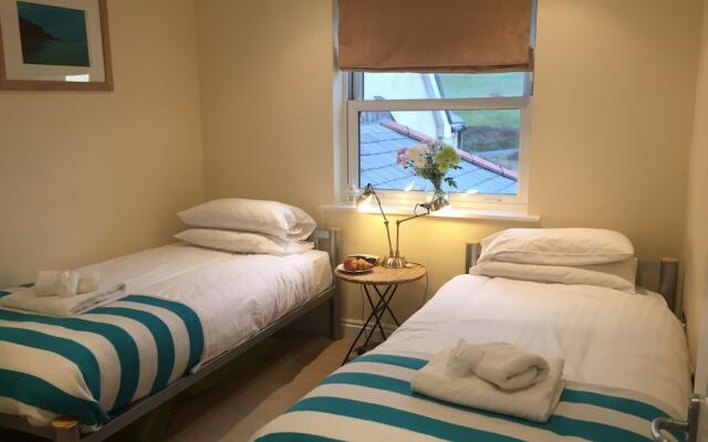 Beachcombers Apartments