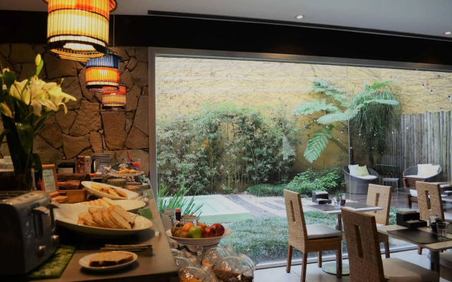 Mine Hotel Boutique