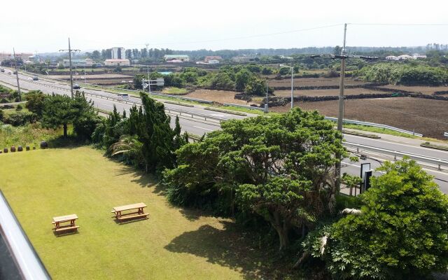 Jun House - Hostel