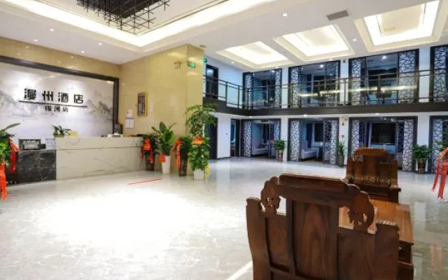 Manzhou Hotel (Yongshun Yinhe Branch)