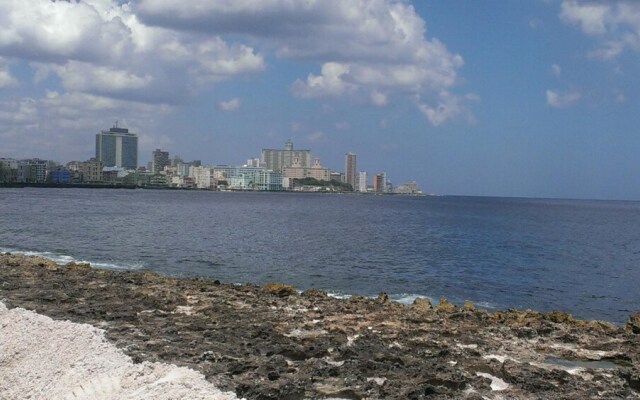 Apt Hola Malecon private & comfortable