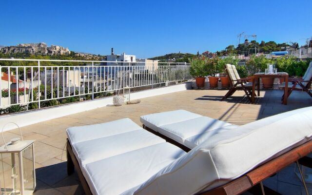 Stylish studio loft with Superb balcony