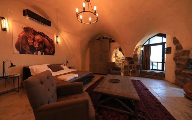 Dona Castle