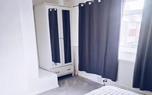 Stunning 3-bed House in London With Free Parking