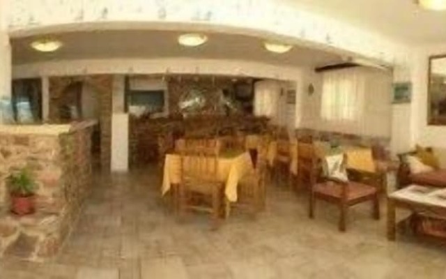 Aphrodite Hotel & Apartments