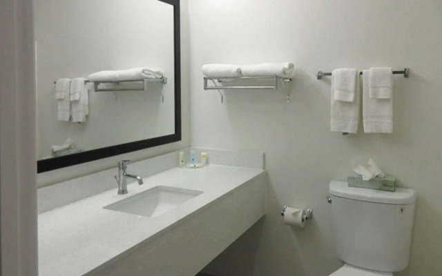 Quality Inn & Suites Fresno Northwest
