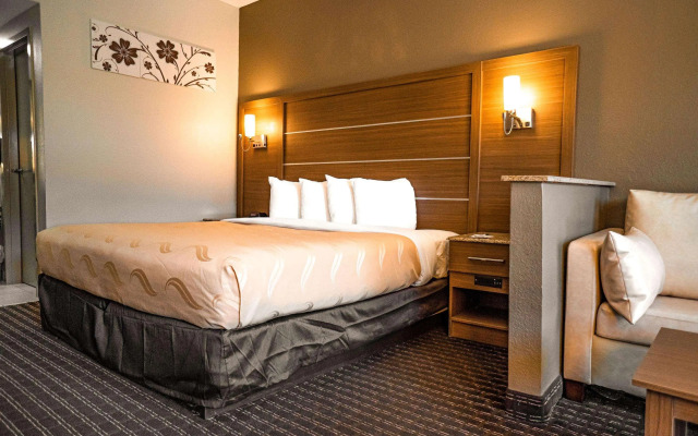 Quality Inn & Suites near Six Flags - Austell