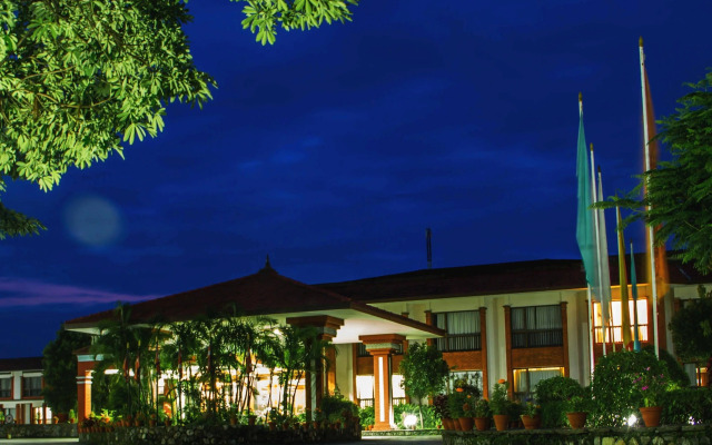 Pokhara Grande