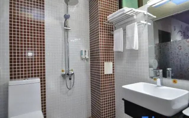 Mengzi love me 258 love themed hotel (Xintiandi Diannan street branch)