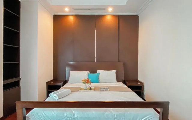 Spacious And Modern Look 3Br Bellezza Apartment