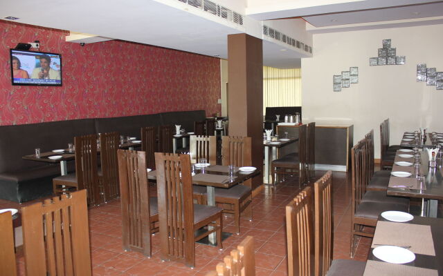 Hotel Savi Regency