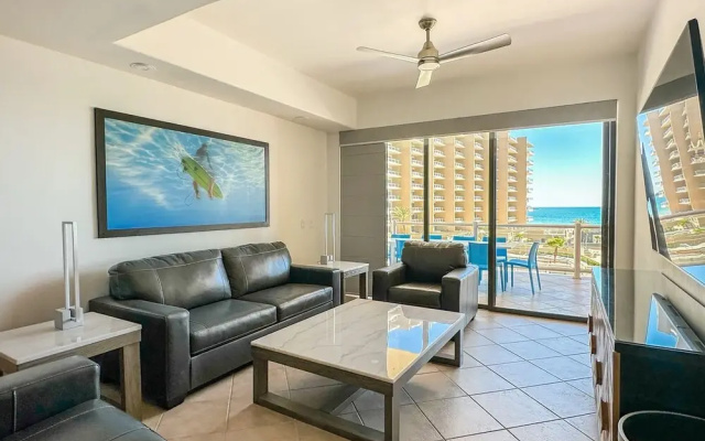Luxury Ocean View Condo w Huge Deck