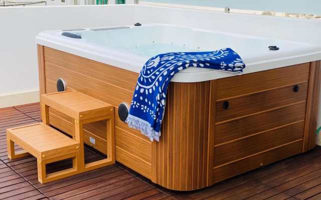 Lantia Rooftop House