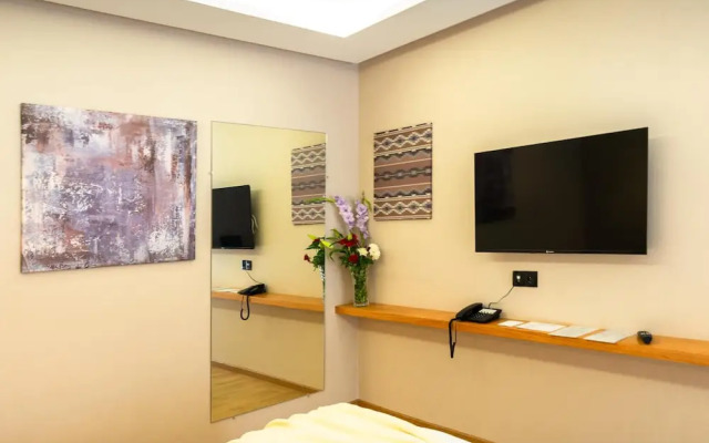 Hotel Unico Maarif