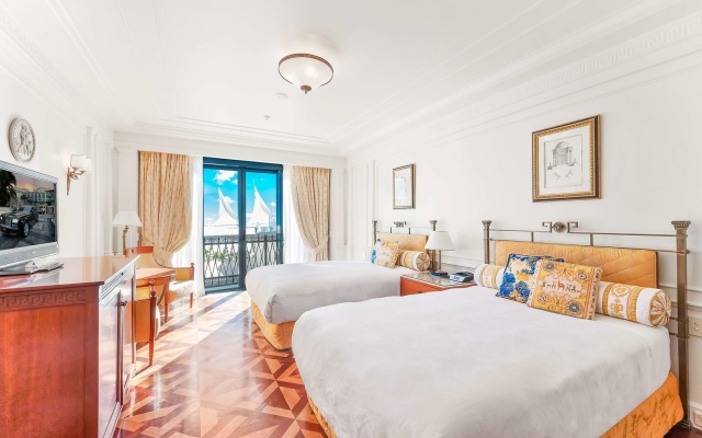 Imperial Hotel Gold Coast – Guest Rooms – Gold Coast