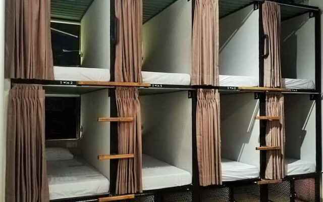 Pinx'S Hostel