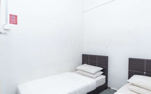 SPOT ON 89834 Blue District Backpackers