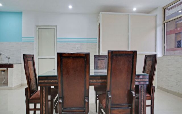 OYO Home 38093 Designer Stay Fortis Hospital