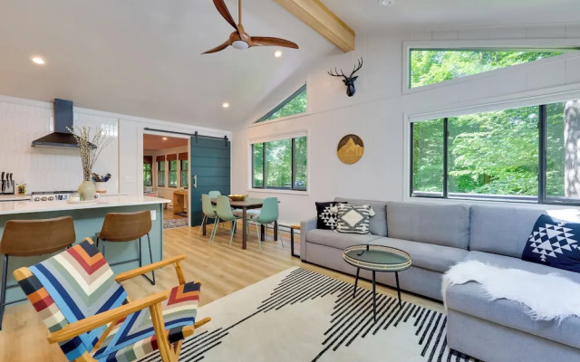 'sweetfern' Gouldsboro Cabin: Deck + Lake Access