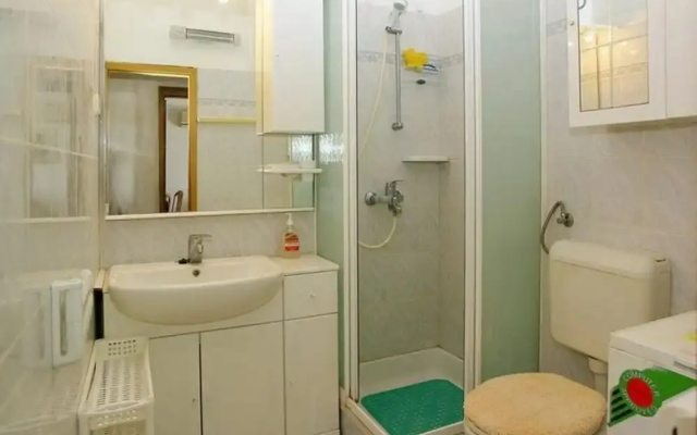 Apartments Tomasic - Two Bedroom Apartment With Terrace and Sea View