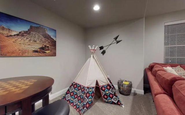 Arroyo Casita 4 Bedroom Townhouse by RedAwning