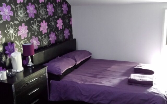 Sunrise Avenue Hotel