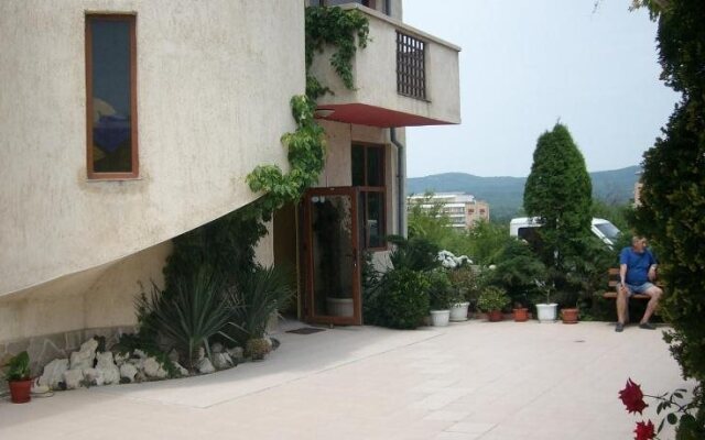 Hotel Neven