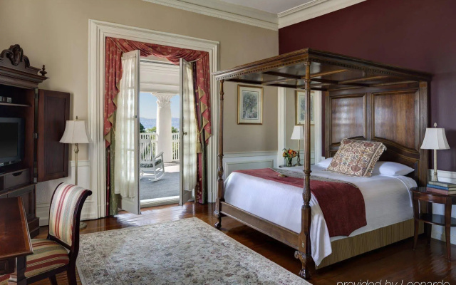Tarrytown House Estate