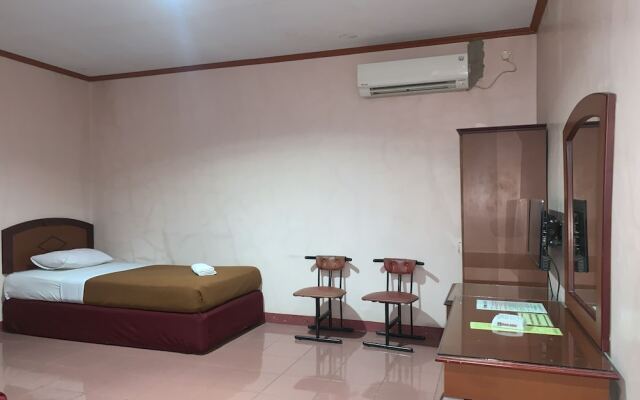OYO 93650 Pondok Baruga 777 Near Sarewo Musik Studio Kendari