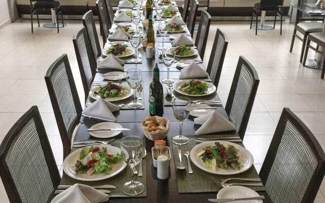 Naoum Hotel