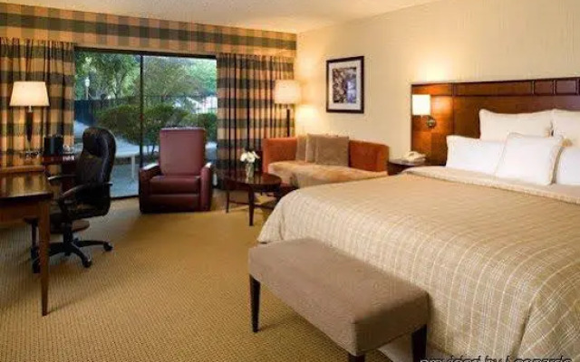 The Hotel Fresno
