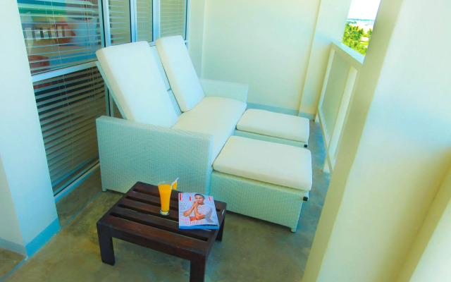 Beacon Beach Hotel
