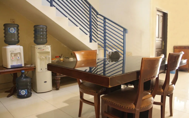 OYO 188 Nely Murni Residence