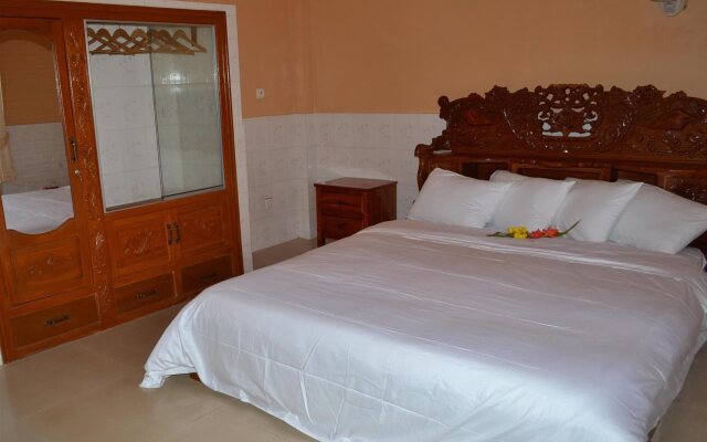 Kampot Manor