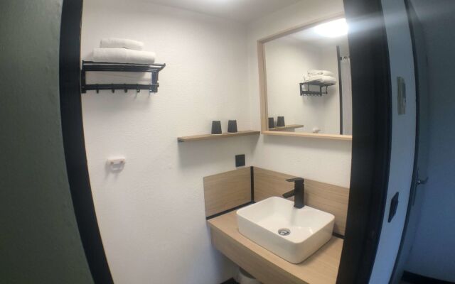 Enzo Hotels Chartres Mainvilliers by Kyriad Direct