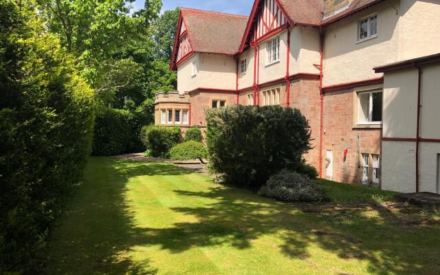 Rossal House Apartments
