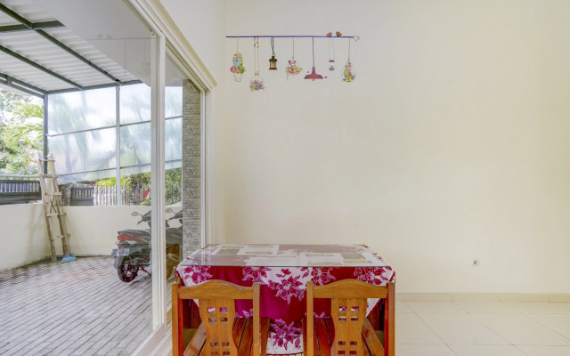 OYO 90173 Innapp Tenggilis Family Residence