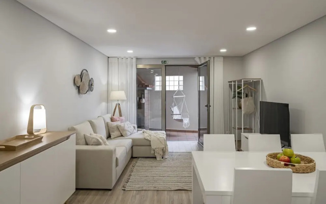 Family Vacation in the City, Casa das Raposinhas II,