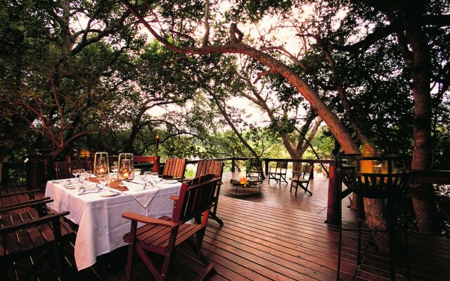 Pondoro Game Lodge  - Open to Kruger Park