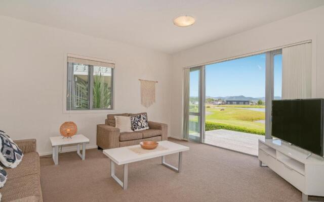 Lakeside Villa Retreat - Matarangi Downstairs Holiday Unit
