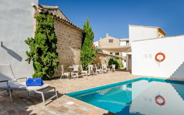 Hotel  YIT La Casona del Arco