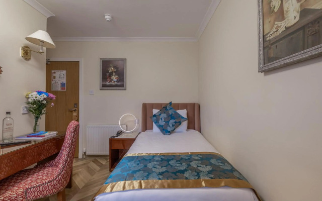 Muthu Fort William Hotel