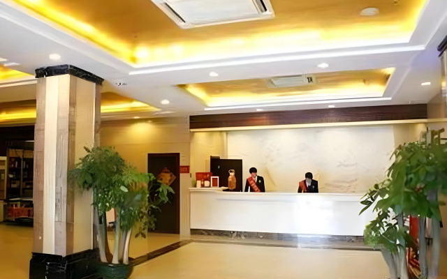 Vienna Hotel Shenzhen Pinghu Center Metro Station