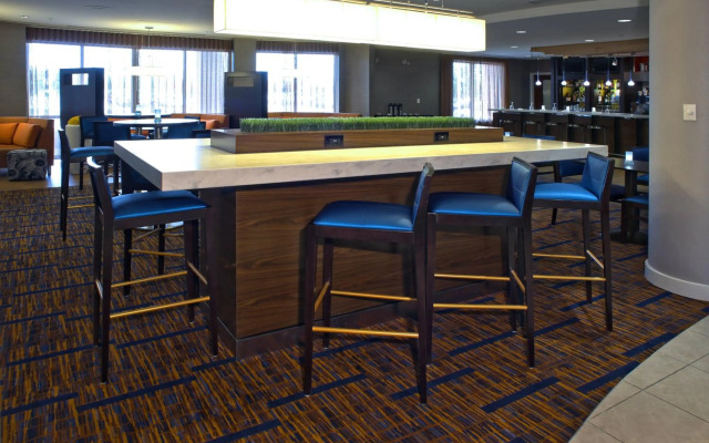 Courtyard by Marriott Hamilton
