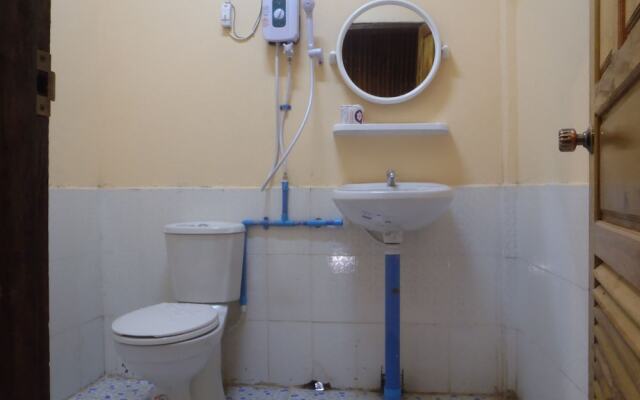 Chomdoy Bungalow & Restaurant