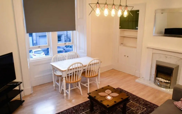 Stylish 2 Bedroom Apartment By Edinburgh Castle