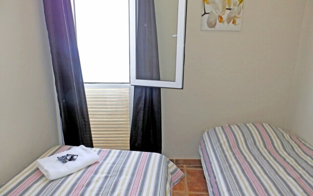 Apartment - 2 Bedrooms with WiFi and Sea views - 103806