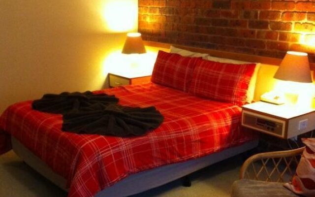 Tooleybuc Club Motor Inn