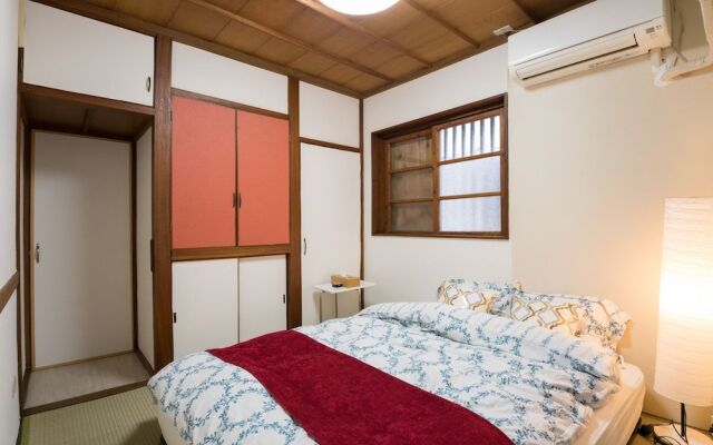 Naha Condominium Maejima House